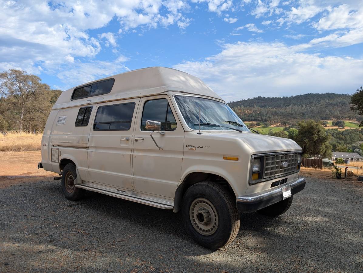 Ford-e-250-econoline-1986-white-1