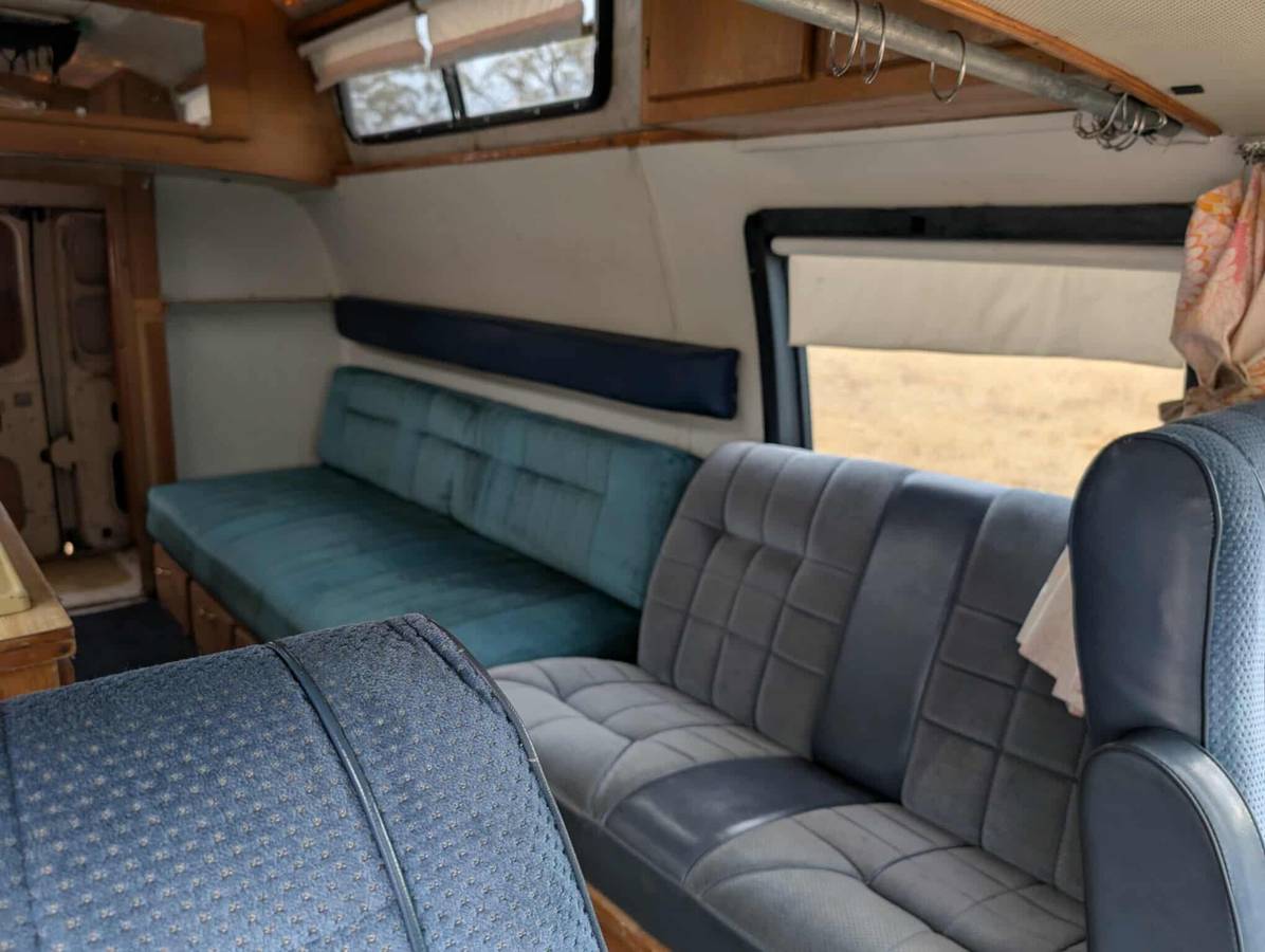 Ford-e-250-econoline-1986-white-10