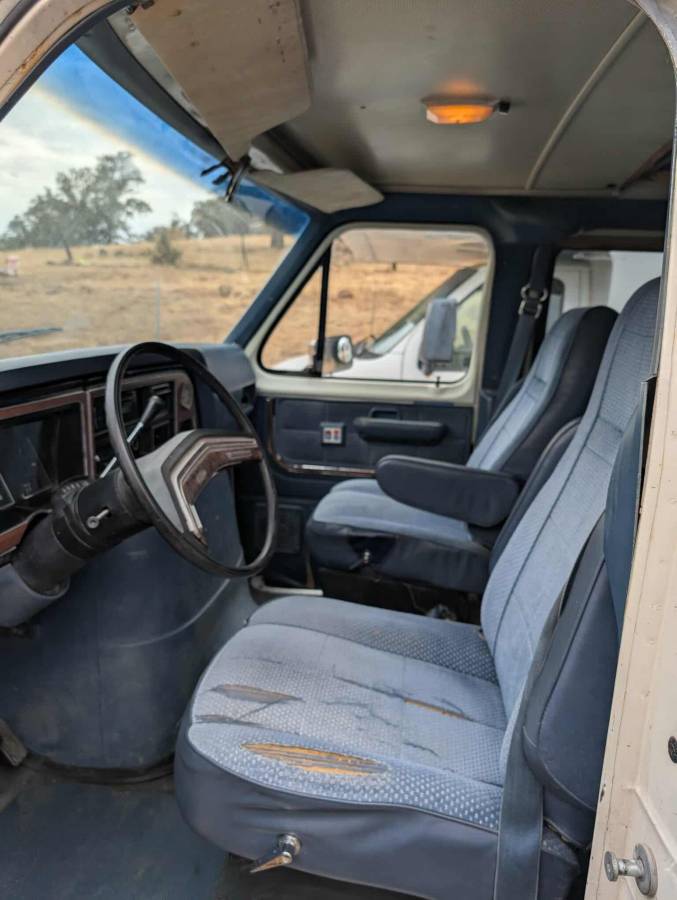 Ford-e-250-econoline-1986-white-11
