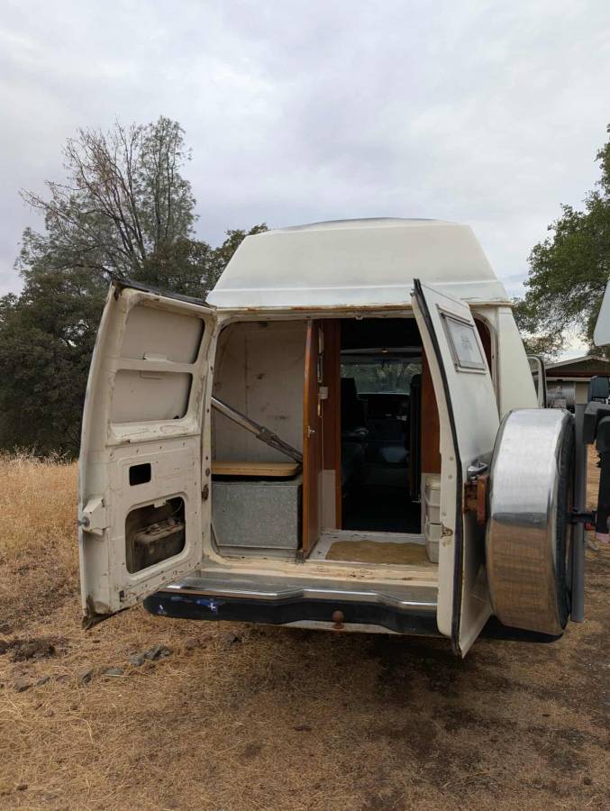 Ford-e-250-econoline-1986-white-17