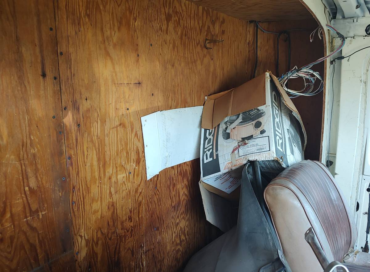 Ford-e-350-1979-white-6