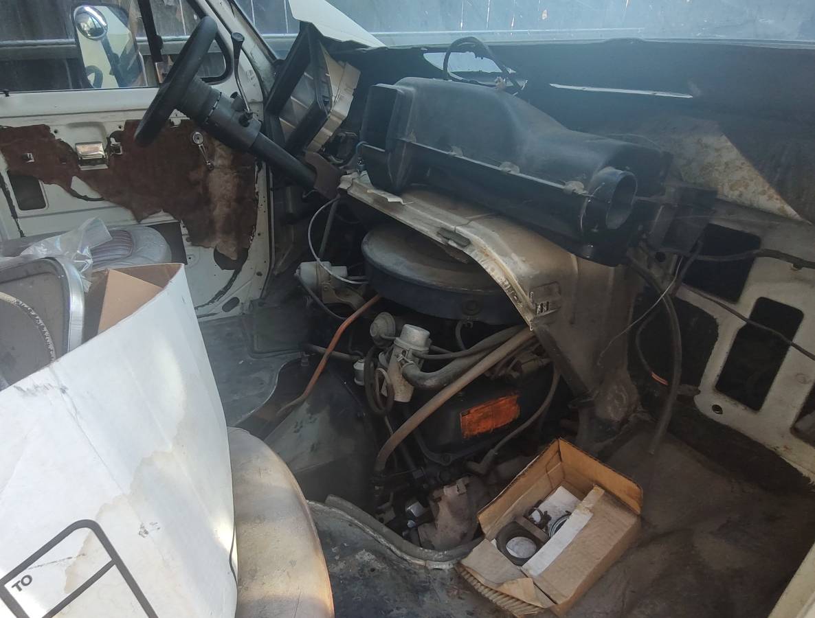 Ford-e-350-1979-white-9
