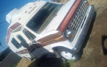 Ford-e-350-econoline-1985-white-1