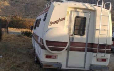 Ford-e-350-econoline-1985-white-2