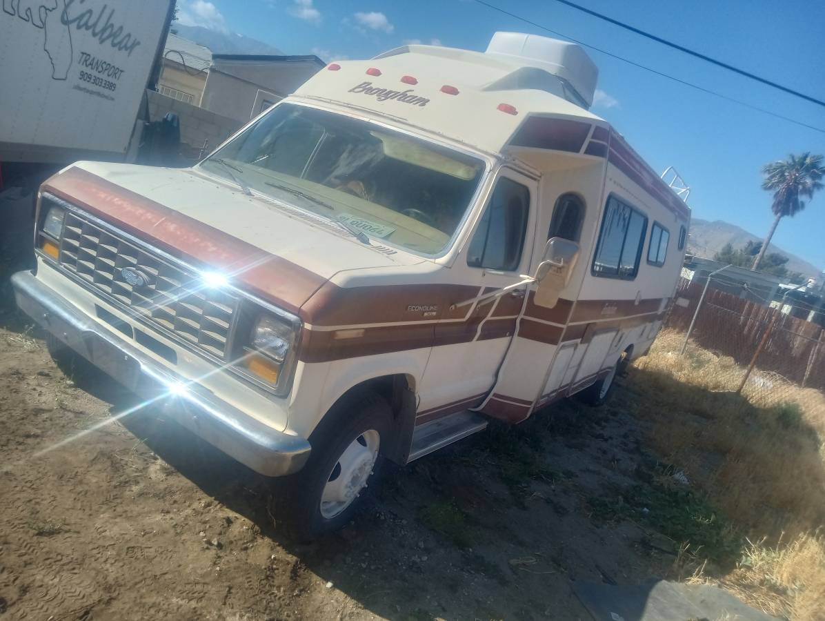 Ford-e-350-econoline-1985-white