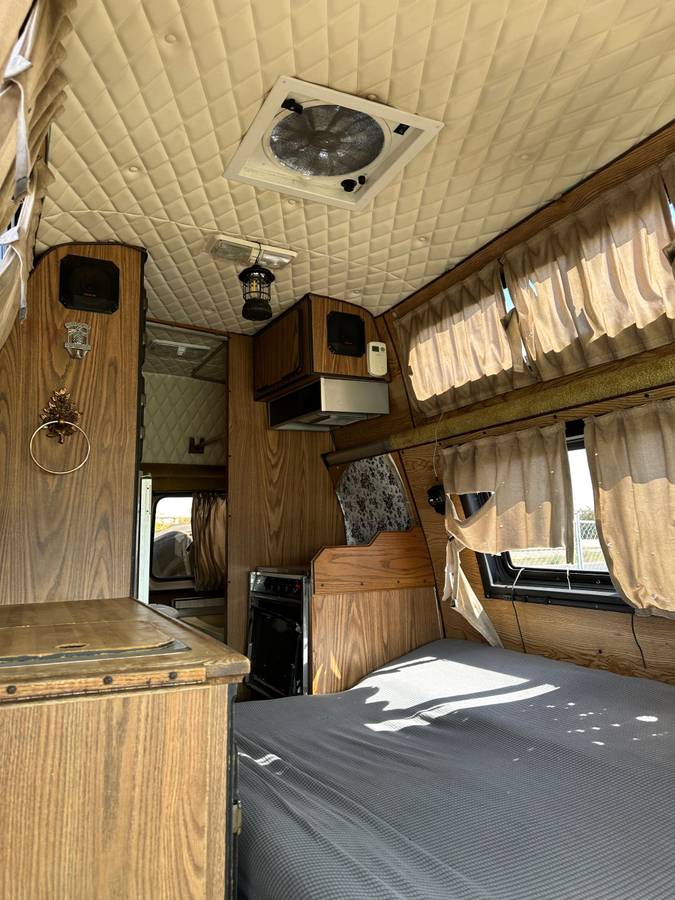 Ford-e-350-econoline-1988-brown-3