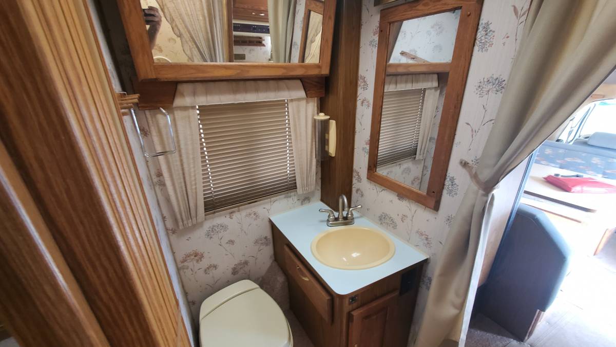 Ford-e-350-econoline-winnebago-1987-1