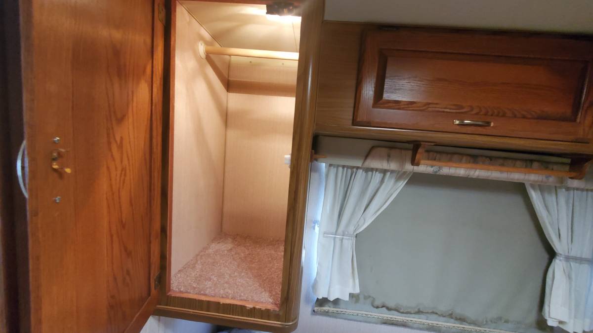 Ford-e-350-econoline-winnebago-1987-13