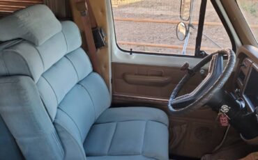 Ford-e-350-econoline-winnebago-1987-17