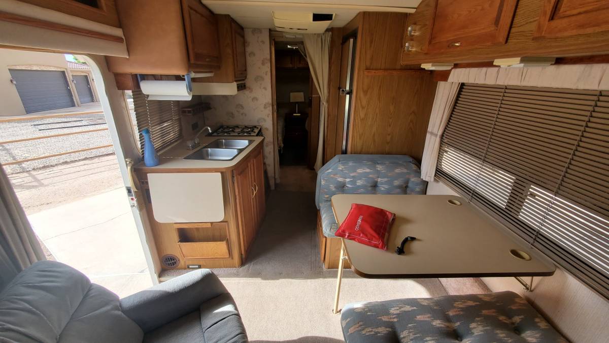 Ford-e-350-econoline-winnebago-1987-19