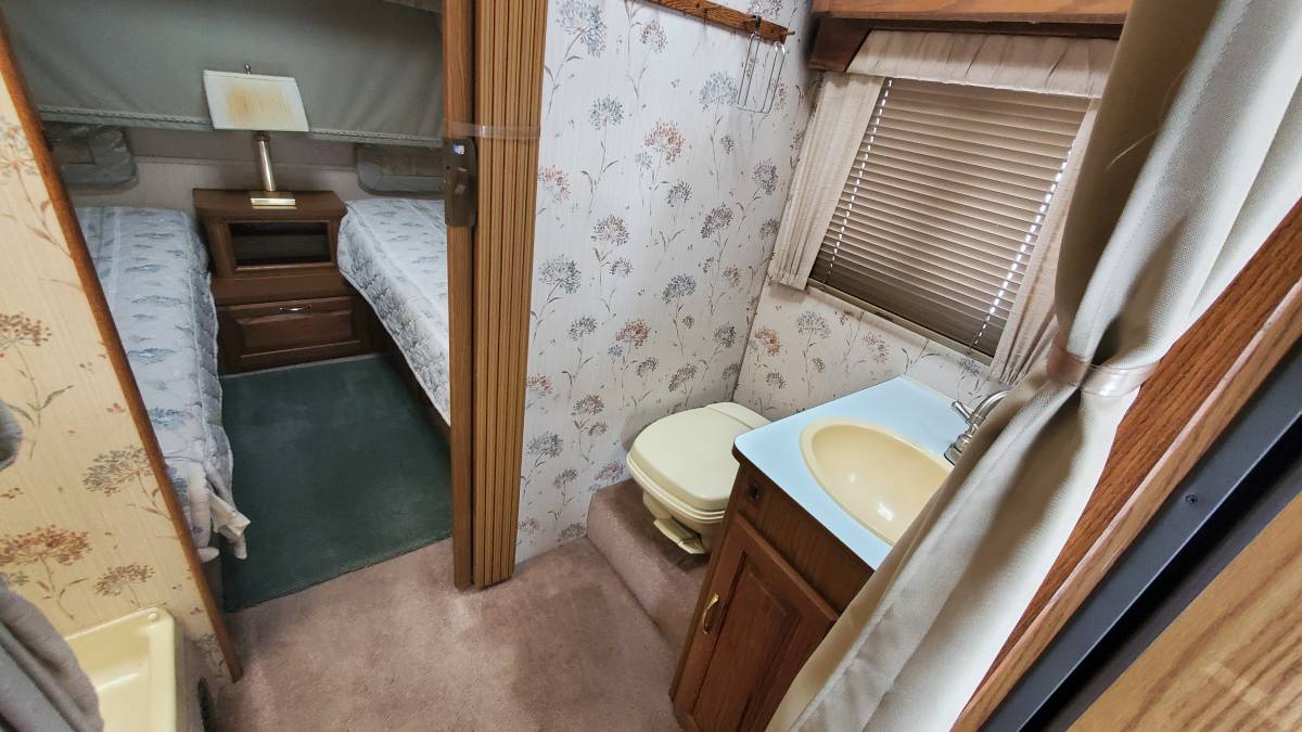 Ford-e-350-econoline-winnebago-1987-20