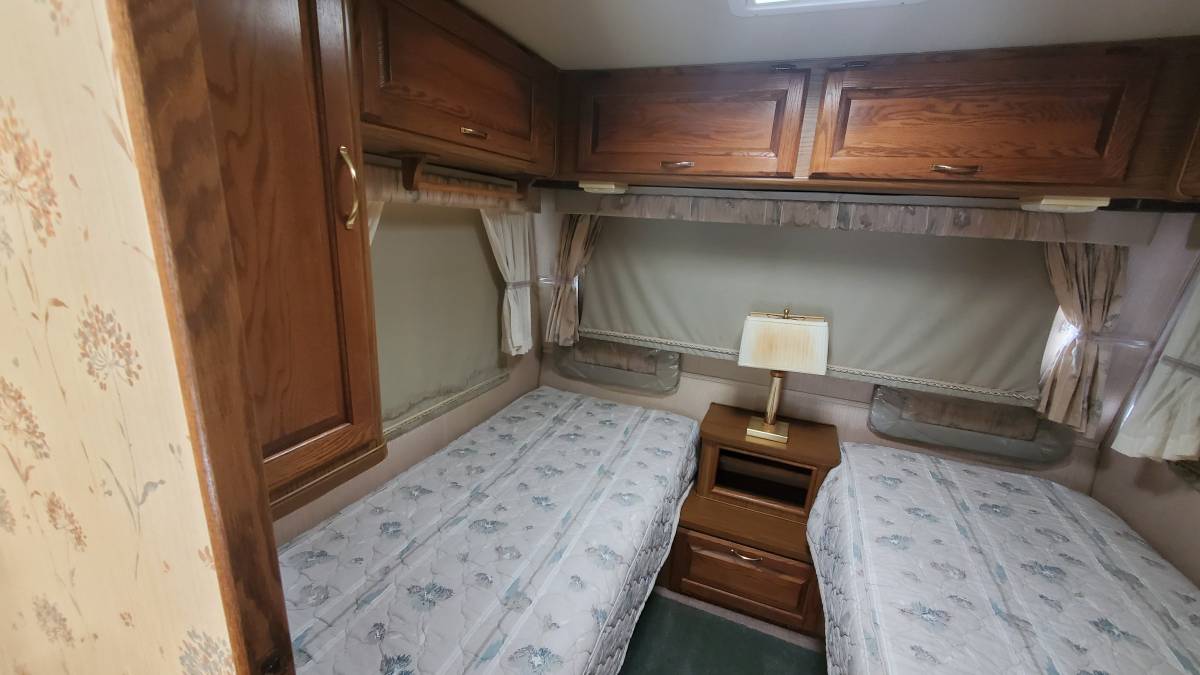 Ford-e-350-econoline-winnebago-1987-21