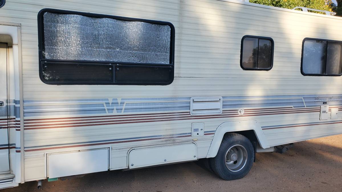 Ford-e-350-econoline-winnebago-1987-7