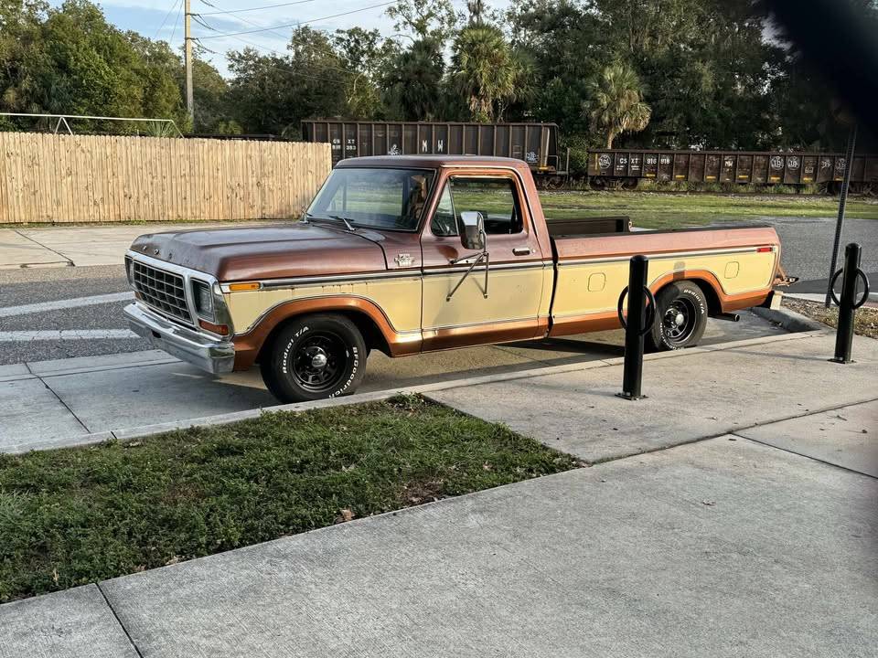 Ford-e150-1978-brown-4