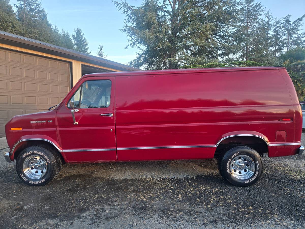 Ford-e150-cargo-van-1989-red-14