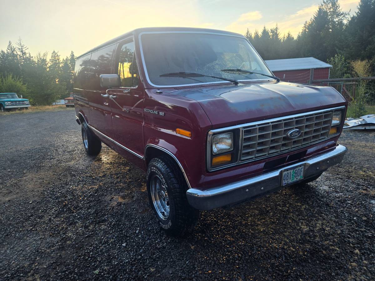 Ford-e150-cargo-van-1989-red-9