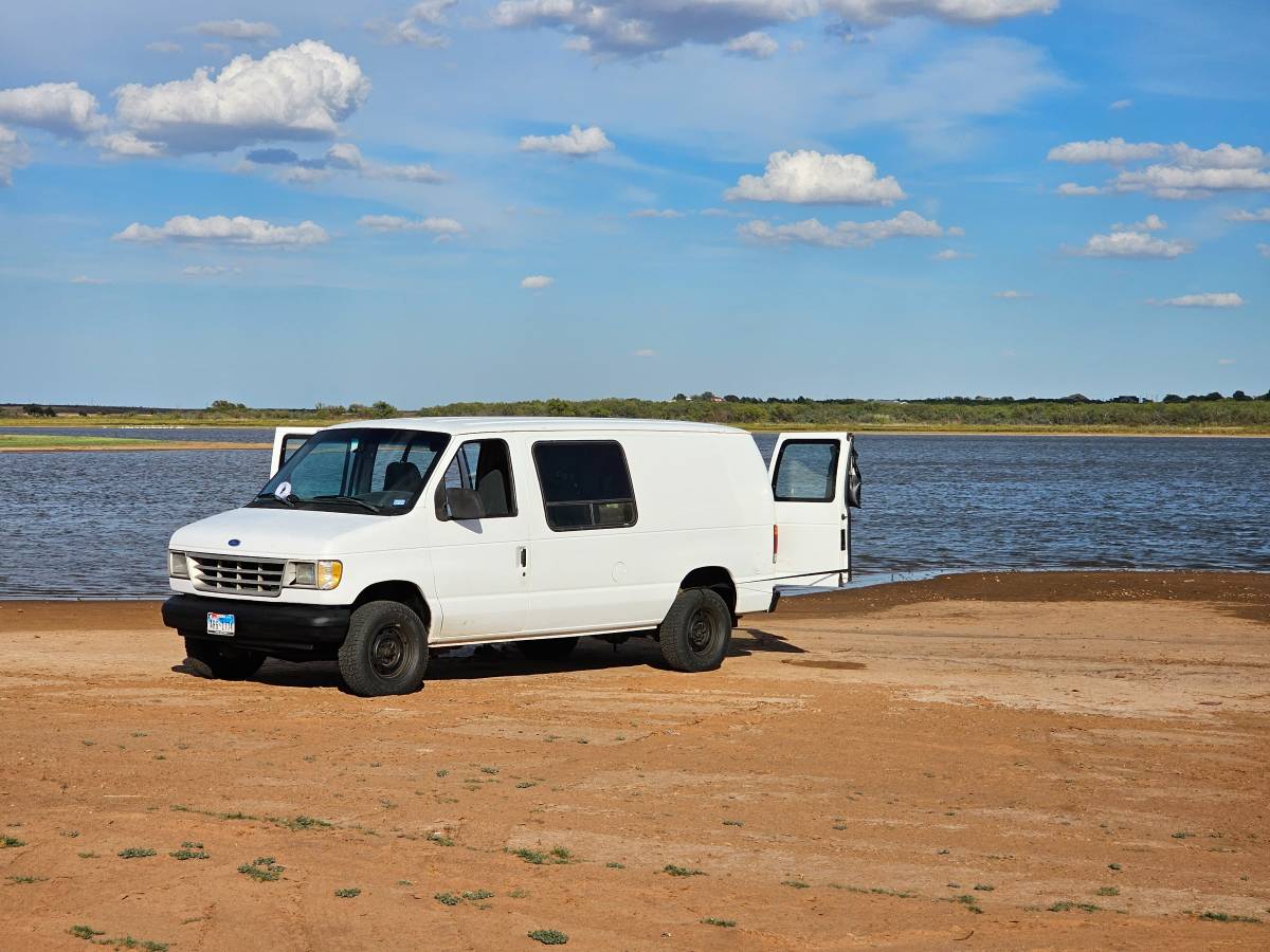 Ford-e150-cargo-van-1992-white-3