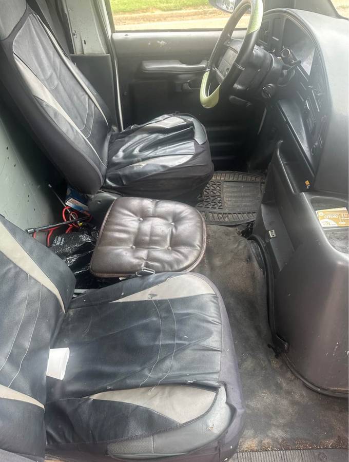 Ford-e150-cargo-van-1994-white-2