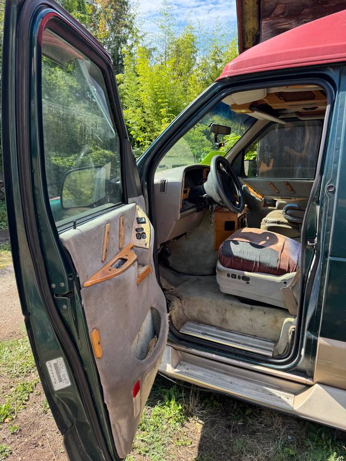 Ford-e150-conversion-van-1994-green-2