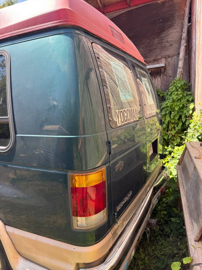 Ford-e150-conversion-van-1994-green-3