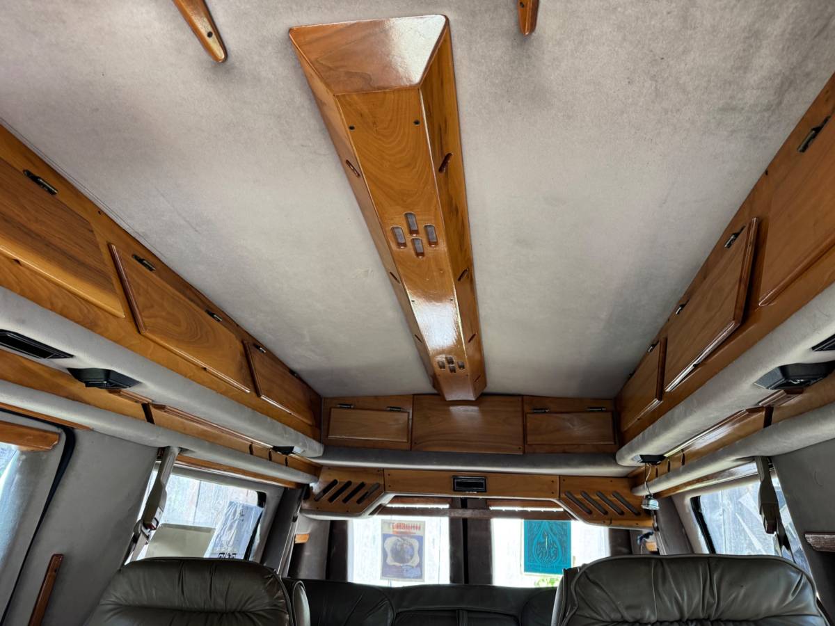 Ford-e150-conversion-van-1994-green-5