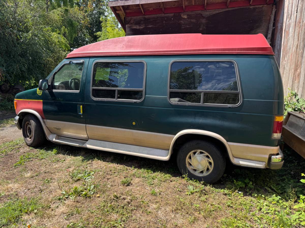 Ford-e150-conversion-van-1994-green