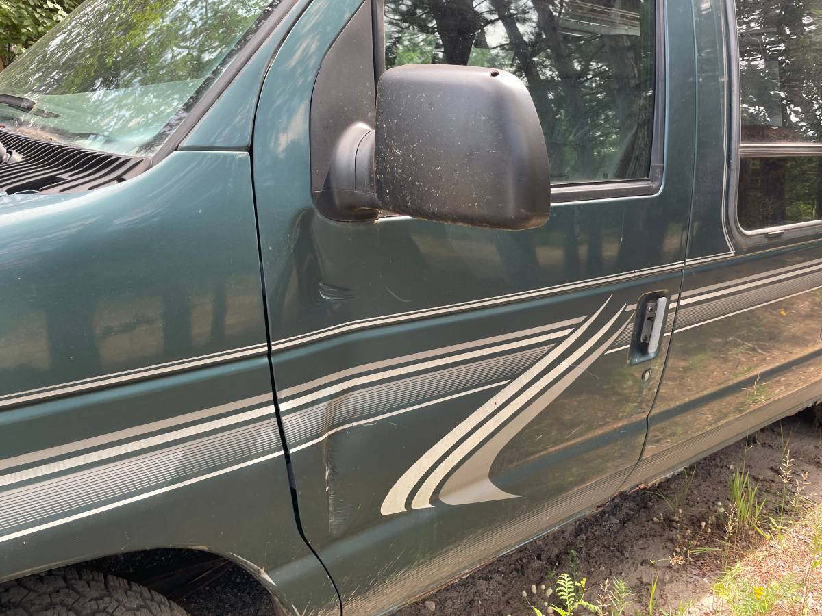 Ford-e150-conversion-van-1996-green-10
