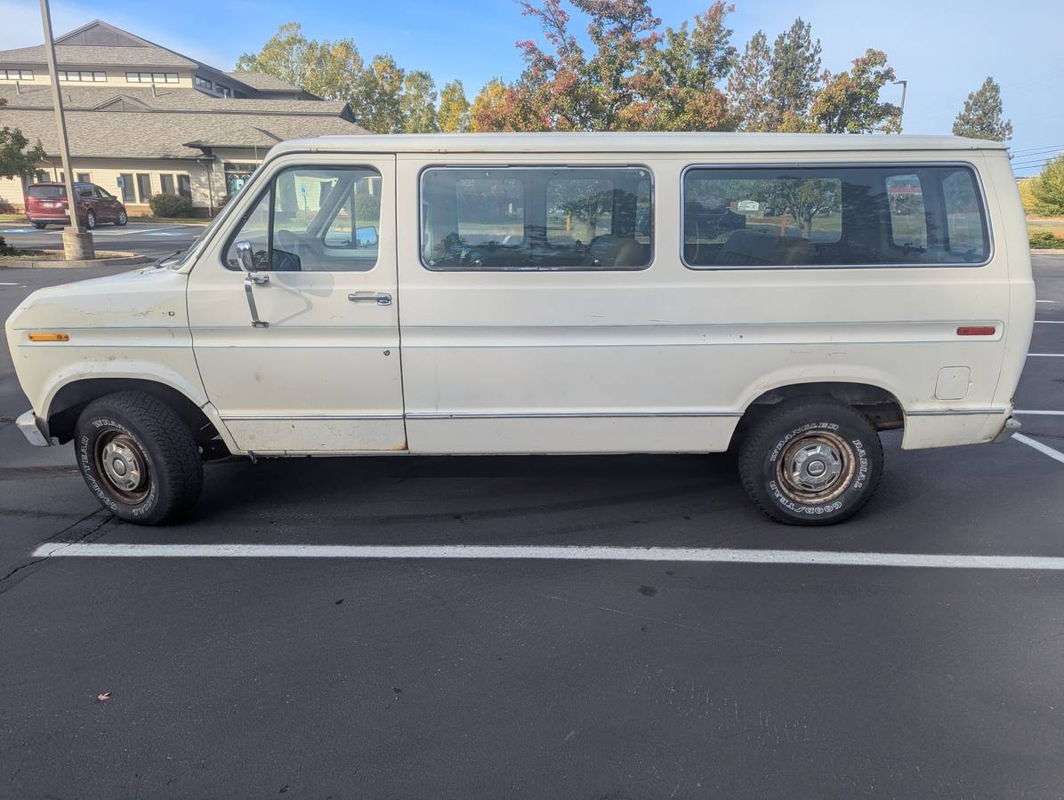 Ford-e150-econoline-1991-white-1