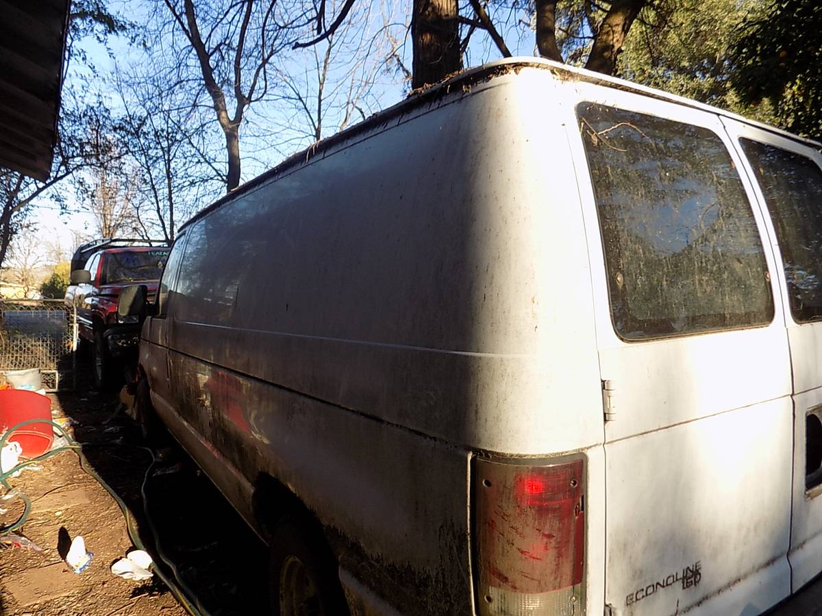 Ford-e150-van-1995-white-1