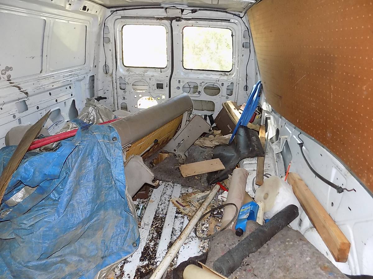 Ford-e150-van-1995-white-13
