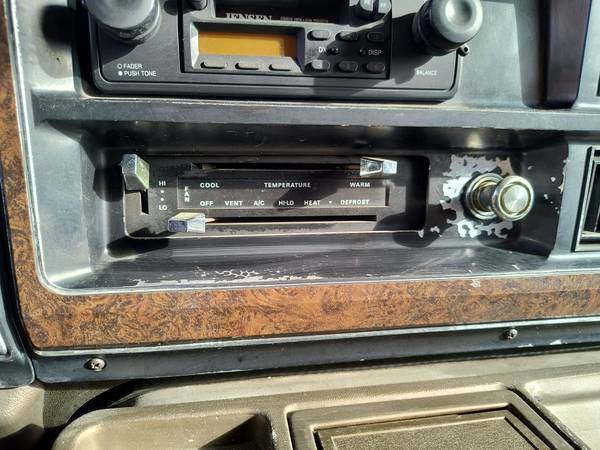 Ford-e250-cargo-van-1979-brown-15