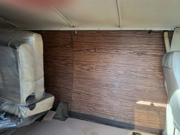 Ford-e250-cargo-van-1979-brown-17