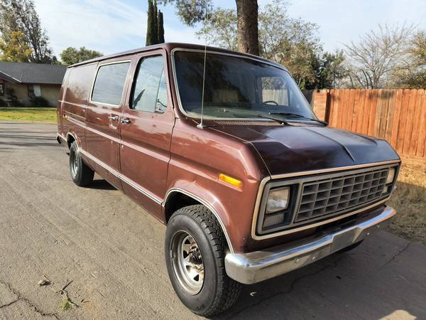 Ford-e250-cargo-van-1979-brown-3