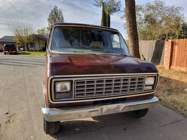 Ford-e250-cargo-van-1979-brown-8