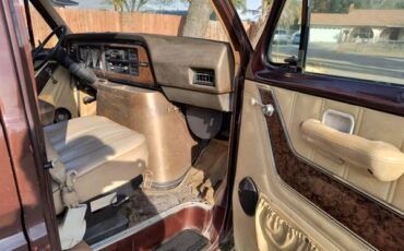 Ford-e250-cargo-van-1979-brown-9
