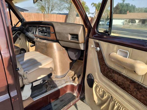 Ford-e250-cargo-van-1979-brown-9