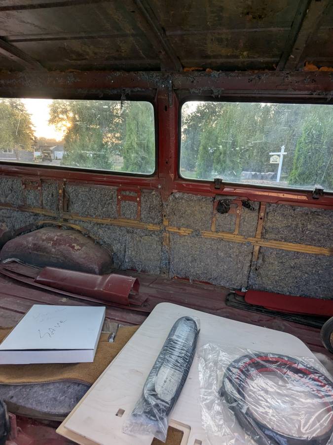 Ford-e250-cargo-van-1987-red-5