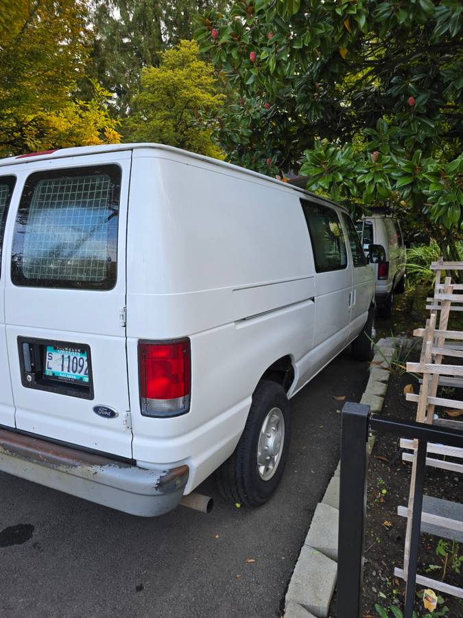 Ford-e250-cargo-van-1989-white-1