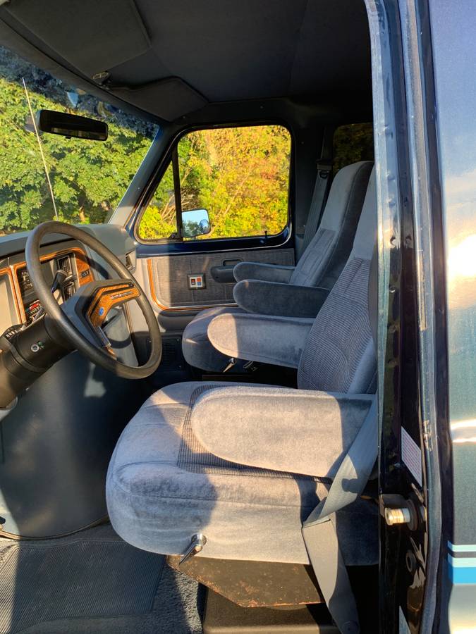 Ford-e250-club-wagon-econoline-xlt-7.3l-diesel-1989-blue-12