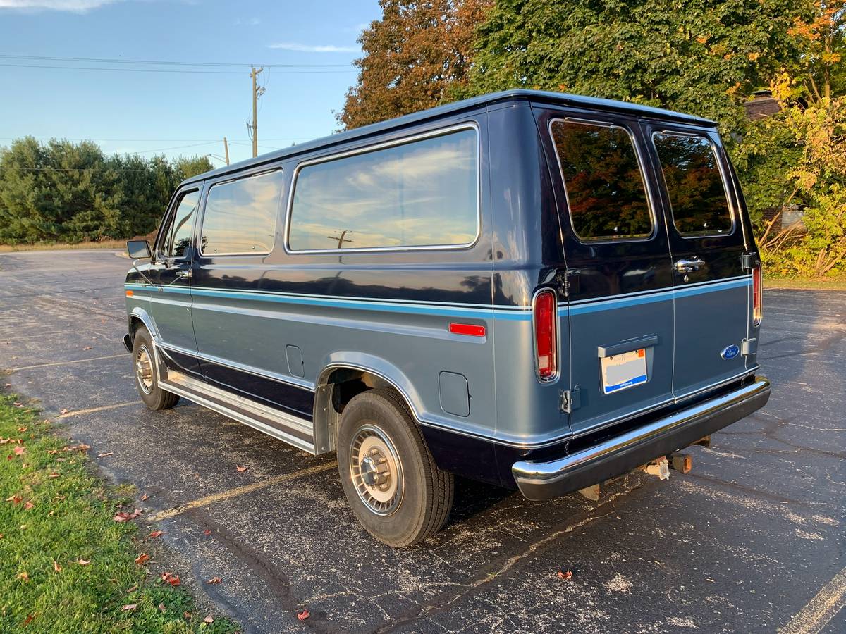 Ford-e250-club-wagon-econoline-xlt-7.3l-diesel-1989-blue-16