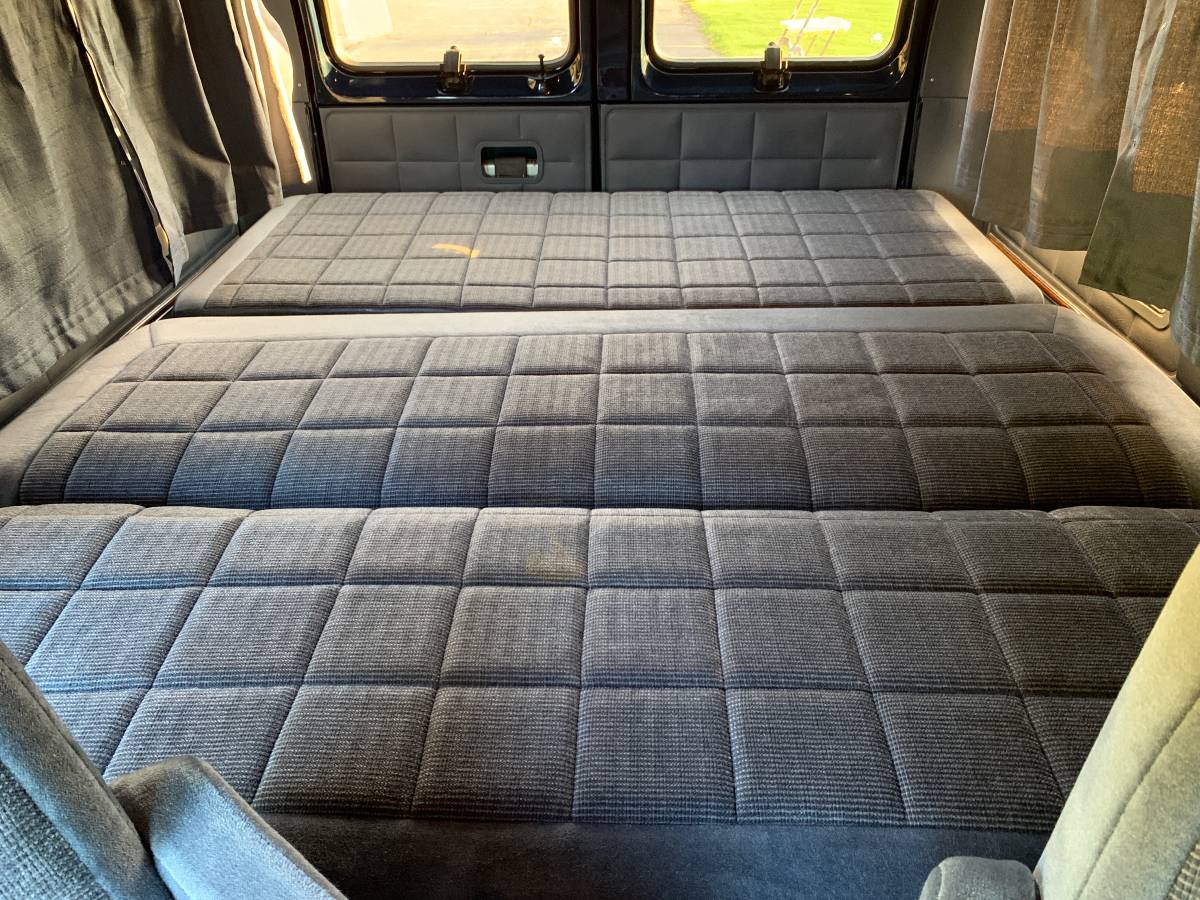 Ford-e250-club-wagon-econoline-xlt-7.3l-diesel-1989-blue-20
