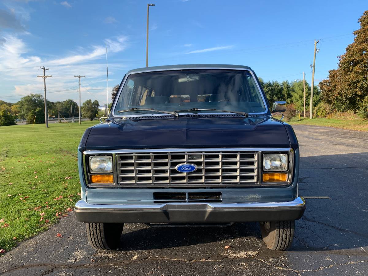 Ford-e250-club-wagon-econoline-xlt-7.3l-diesel-1989-blue-3