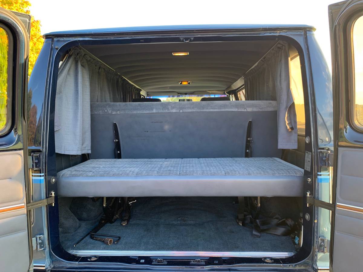 Ford-e250-club-wagon-econoline-xlt-7.3l-diesel-1989-blue-5