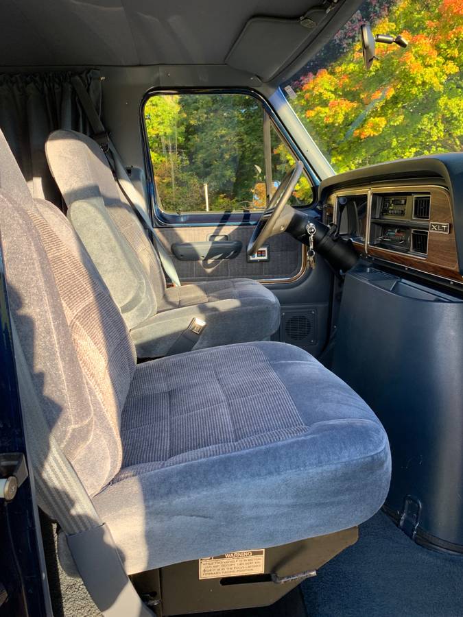 Ford-e250-club-wagon-econoline-xlt-7.3l-diesel-1989-blue-7