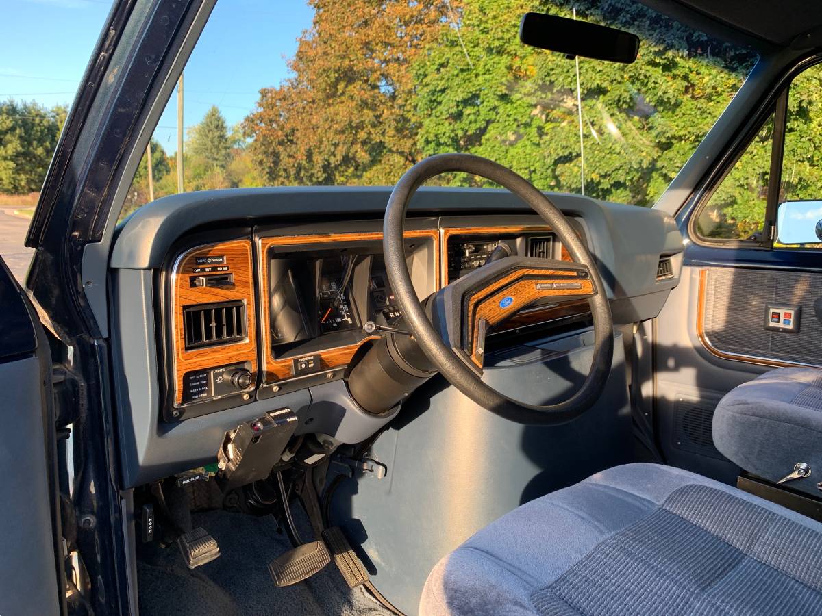 Ford-e250-club-wagon-econoline-xlt-7.3l-diesel-1989-blue-9