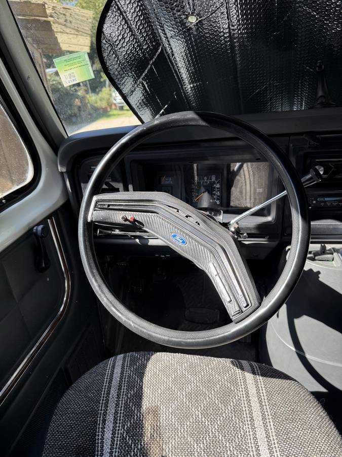 Ford-e250-econoline-1991-grey-10