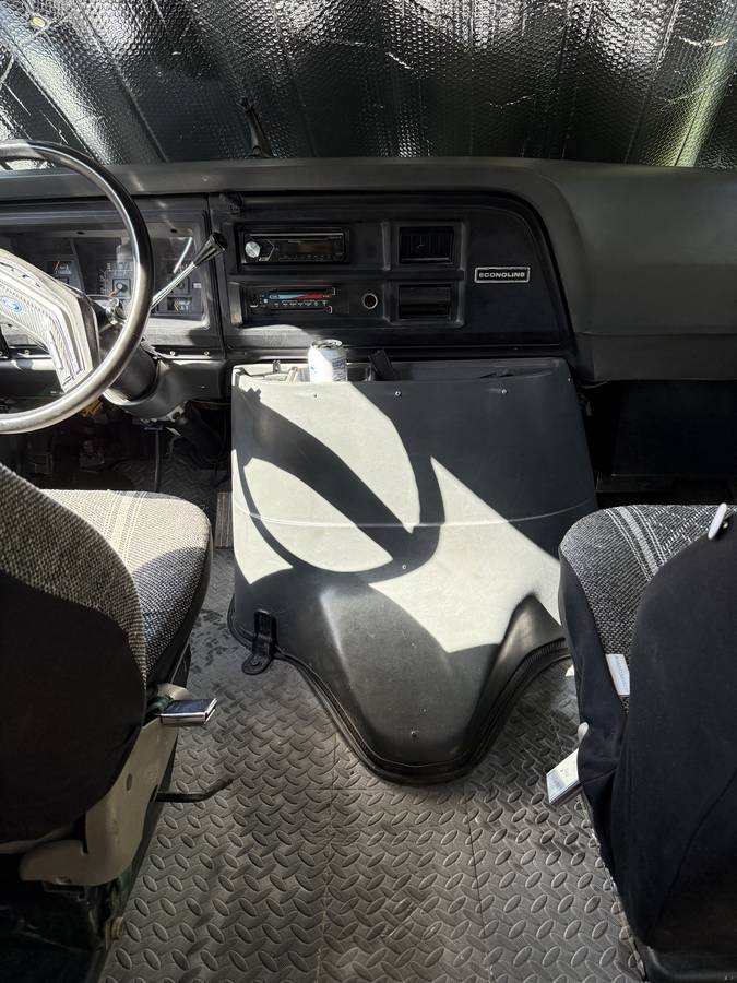 Ford-e250-econoline-1991-grey-13
