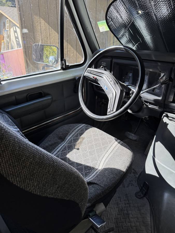 Ford-e250-econoline-1991-grey-9