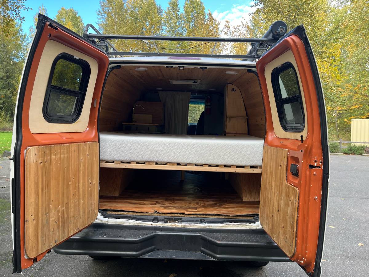 Ford-e250-super-duty-cargo-1993-white-1