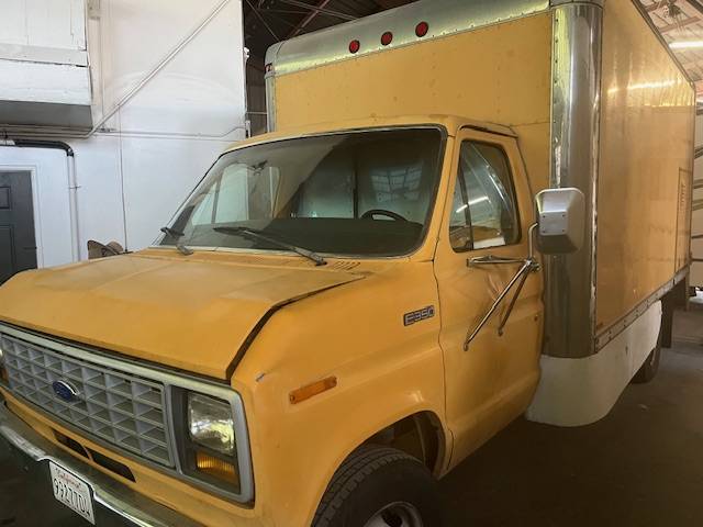 Ford-e350-box-truck-1991-yellow-3